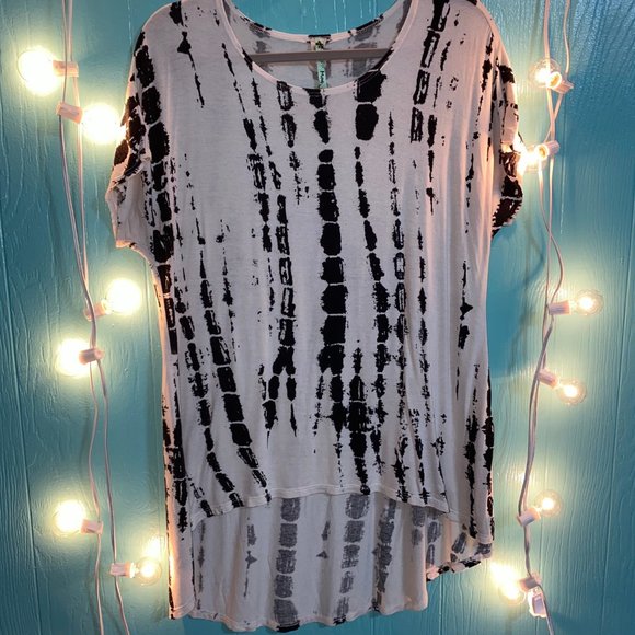 High Lo Tee - Picture 2 of 3